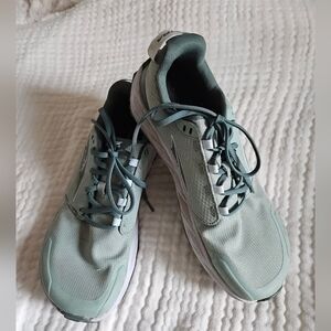 ALTRA Superior 6 Size 9.5 Women's